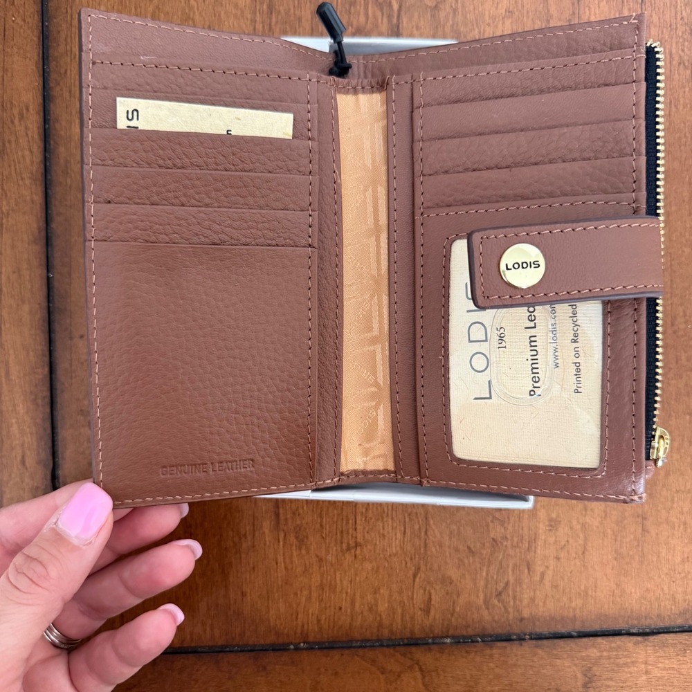 Lodis 1965 Womens Tan Premium Top Grain Leather RFID Bifold Wallet New in Box - Picture 3 of 7